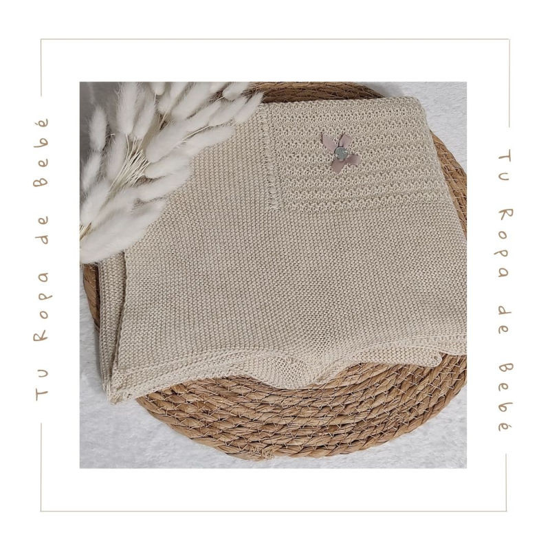 COLECCIÓN INVIERNO. Toquilla bebé niña BALLET Paz Rodríguez