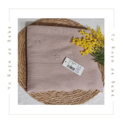 COLECCIÓN INVIERNO. Toquilla bebé niña FLEUR Martín Aranda