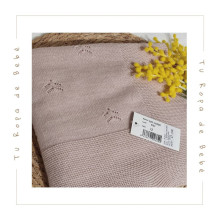 COLECCIÓN INVIERNO. Toquilla bebé niña FLEUR Martín Aranda