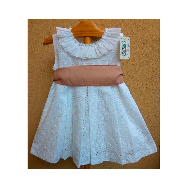 COLECCIÓN VERANO. Vestido troquelado