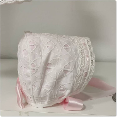 COLECCIÓN VERANO. Conjunto vestido perforado con capota