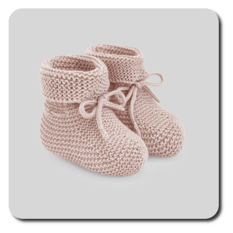 Patucos para bebé, color rosa atardecer. Temporada verano 2024. Colección Esencial. Marca Paz Rodríguez. Patucos para bebé, color rosa atardecer. Temporada verano 2024. Colección Esencial. Marca Paz Rodríguez.