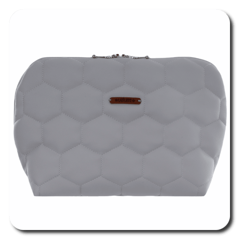 Neceser para bebé en varios colores. Nueva temporada verano 2023. Colección Louis. Marca Uzturre. Neceser para bebé en varios colores. Nueva temporada verano 2023. Colección Louis. Marca Uzturre.