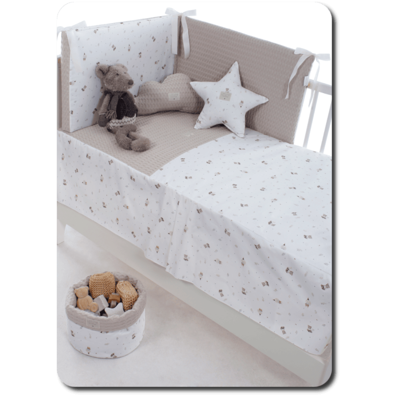 Edredón y Protector de cuna para bebé en cinco colores. Nueva temporada verano 2023. Colección Gaspar. Marca Uzturre.