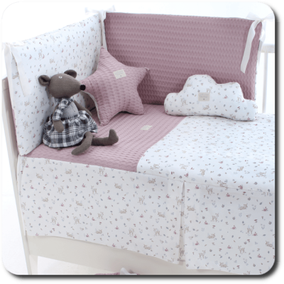 Edredón y protector de cuna para bebé en cuatro colores. Nueva temporada verano 2023. Colección Bambi. Marca Uzturre.