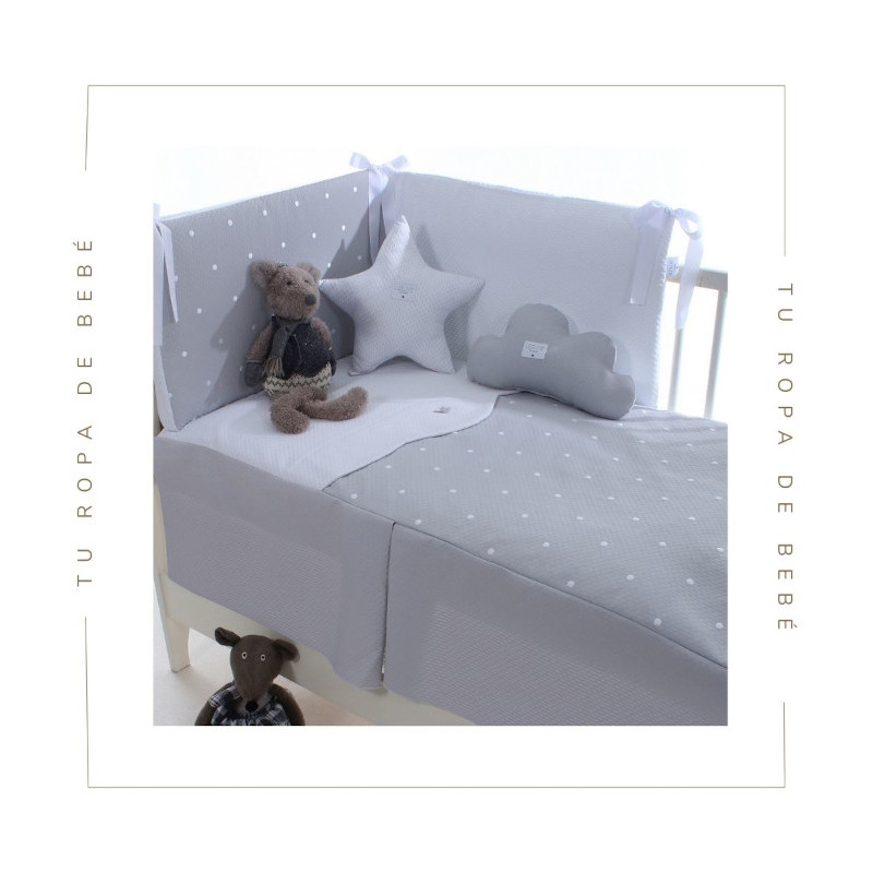 Edredón y protector de cuna para bebé en tres colores. Colección Cuco. Temporada Invierno 2023. Marca Uzturre
