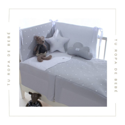 Edredón y protector de cuna para bebé en tres colores. Colección Cuco. Temporada Invierno 2023. Marca Uzturre