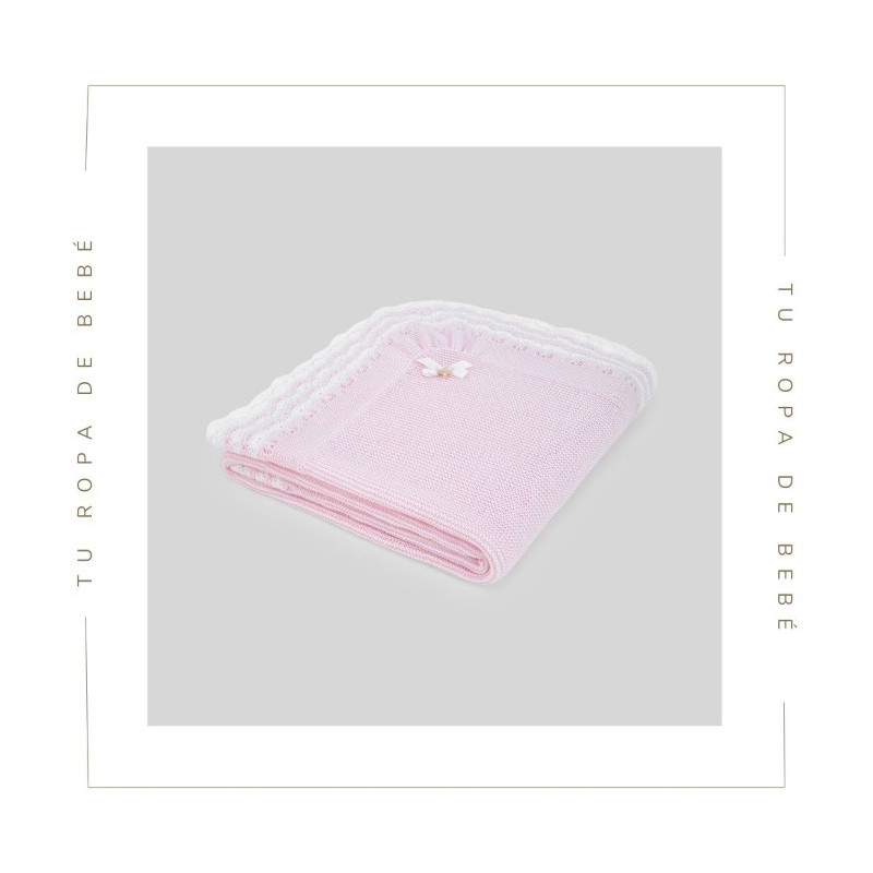 Toquilla para bebé en rosa tiza/blanco. Colección Aura de la marca Paz Rodríguez. Temporada Verano 2024.