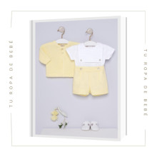 Conjunto pantalón corto para bebé en amarillo/blanco. Colección Cigüeña de la marca Paz Rodríguez. Temporada Verano 2024.