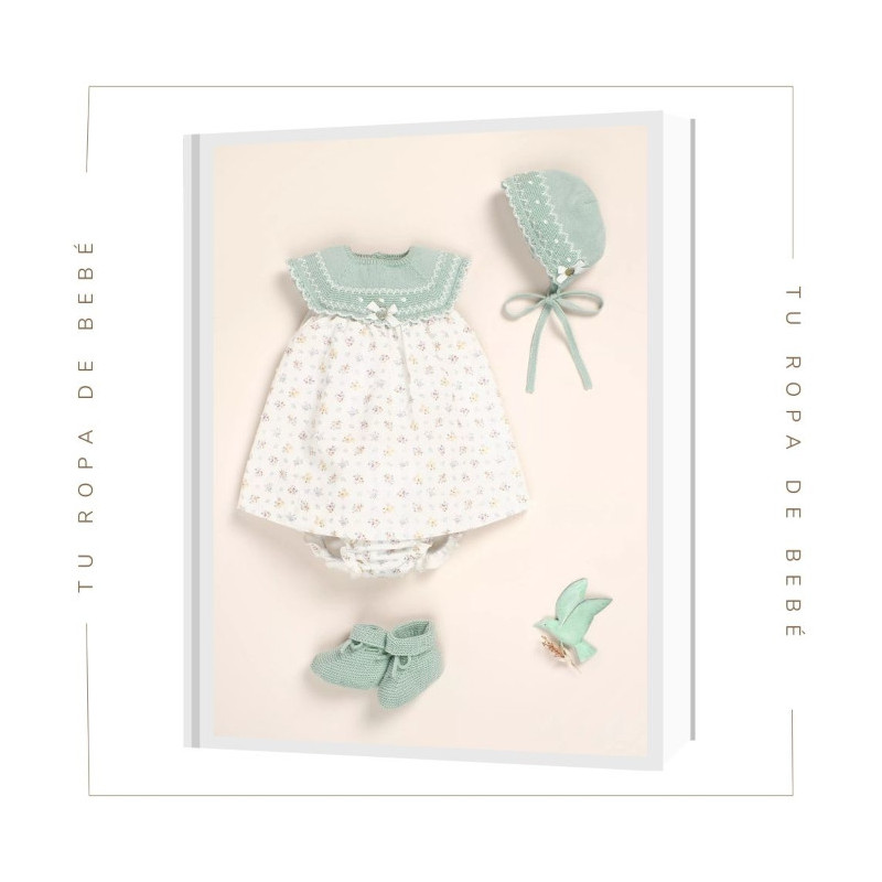 Vestido para bebé con braga a juego en verde agua/crudo. Colección Iris de la marca Paz Rodríguez. Temporada Verano 2024.