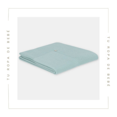 Toquilla para bebé en color verde bebé. Colección Tolouse. Marca Martín Aranda. Temporada Verano 2024.