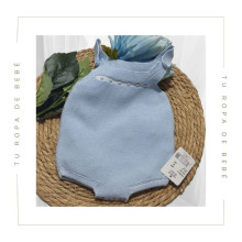 Peto de verano para bebé, color celeste. Marca Artesanía Granlei. Temporada verano.