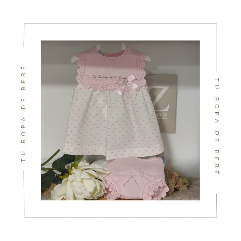 Vestido para verano con braguita a juego de bebé, color único. Marca Artesanía Granlei. Temporada verano.