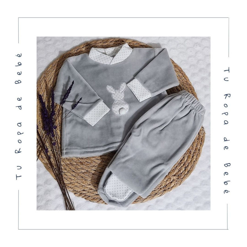 COLECCIÓN INVIERNO. Pijama dos piezas bebé CONEJO Sardón