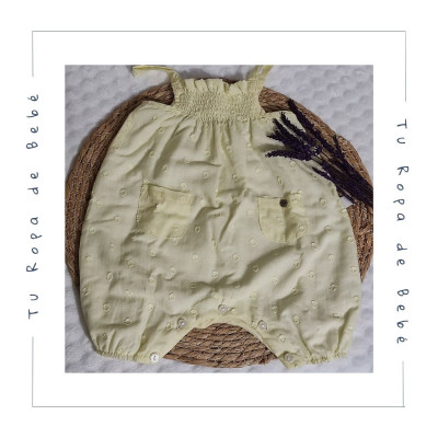 Peto pantalón para bebé en color Amarillo. Marca Cotton Sugar. Temporada Verano.
