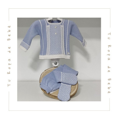 Conjunto de polaina para bebé en color azul nube. Marca Paz Rodríguez. Temporada Invierno.