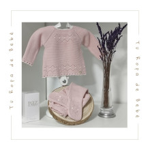 Conjunto de polaina para bebé en color rosa maquillaje. Marca Paz Rodríguez. Temporada Verano.