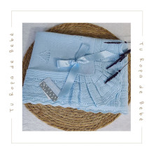 Toquilla de punto para bebé en blanco, celeste y angora. Marca Mac Ilusión. Temporada Invierno.