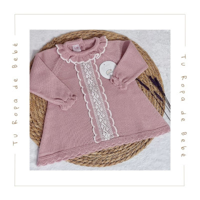 Vestido de invierno para bebé en color maquillaje/blanco. Colección Juliana. Temporada Invierno.