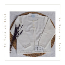 Chaqueta larga para bebé en tres colores. Marca Artesanía Granlei. Temporada Verano.