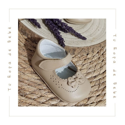 NUEVA COLECCIÓN. Peuque bebé niña LAZO León Shoes