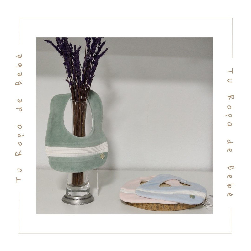 COLECCIÓN INVIERNO. Babero tundosado bebé ESENCIAL Paz Rodríguez