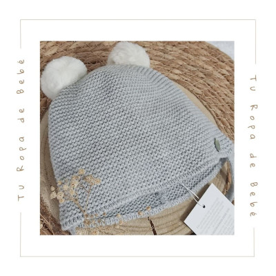 NUEVA COLECCIÓN. Gorro pompones bebé ESENCIAL Paz Rodríguez