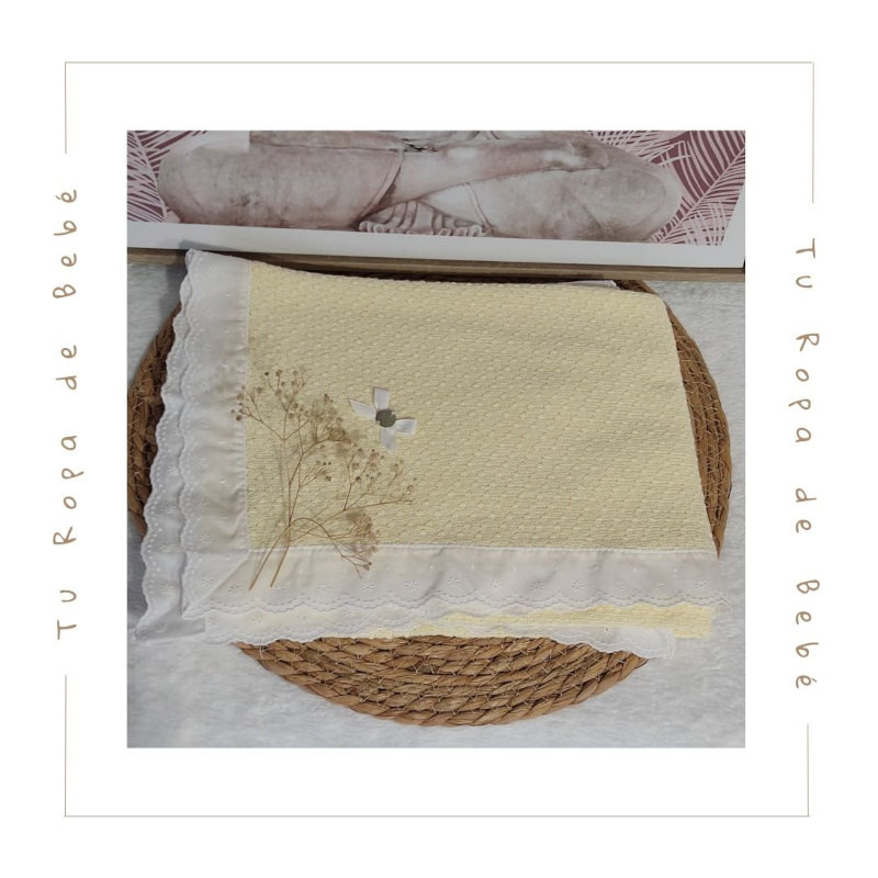 COLECCIÓN VERANO. Toquilla bebé CIGÜEÑA Paz Rodríguez