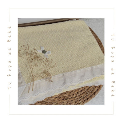 COLECCIÓN VERANO. Toquilla bebé CIGÜEÑA Paz Rodríguez